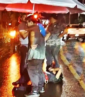 ¡TRABAJADOR DE TELMEX HERIDO DESPUÉS DE RESBALAR DE LA ESCALERA!