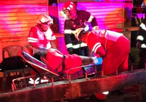 ¡MUJER QUEMADA EN EDIFICIO EN LLAMAS EN EL MERCADO!