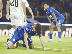 ¡CRUZ AZUL SUFRE CON GALLOS Y APENAS EMPATA!