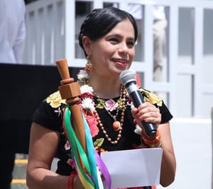 ¡ROSELIA YA TIENE BASTÓN! - HABLA ZAPOTECO, INGLÉS Y FRANCÉS