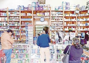¡ACUSAN A FARMACÉUTICAS EXTRANJERAS DE RETRASOS!