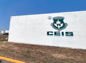 ¡DETIENEN POLICÍAS ESTATALES! - EN EL LENCERO