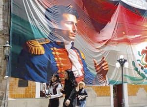 ¡HÉROES PATRIOS CON 6 DEDOS, ESCUDOS MODIFICADOS Y ÁGUILA SIMILAR A LA DE EEUU!