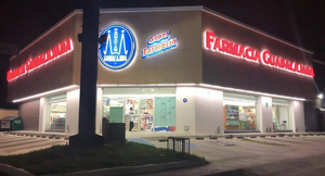 ¡PISTOLEROS ATRACAN FARMACIA GUADALAJARA EN PALMA REAL!