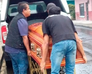 ¡ENTRE LLANTO Y DOLOR! - *Llega a Tequila el cuerpo de migrante fallecido en EU