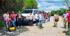 ¡PURAS PROTESTAS! - *Bloquean Acceso de Camiones con desechos a Coatzintla