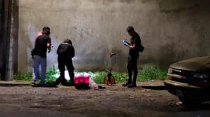 ¡SE MATAN A PUÑALADAS! - TRES LADRONES DE CABLE DE COBRE MUERTOS EN UNA RIÑA EN DOS LOMAS