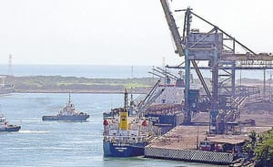 ¡CON DOCUMENTOS FALSOS SACAN MERCANCÍA DECOMISADA DEL PUERTO DE LÁZARO CÁRDENAS!