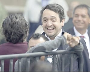 ¡“ANDY” LÓPEZ BELTRÁN COMPRA OBRA DE KUSAMA DE MEDIO MILLÓN DE PESOS!