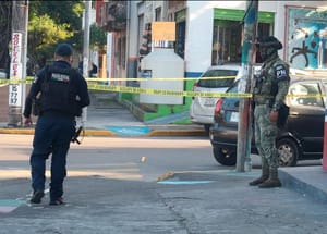 ¡BALEAN A TRABAJADORA PARA ROBARLE EL DINERO DE LA NÓMINA!