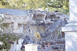 ¡INICIA DEMOLICIÓN EN CASA BLANCA PARA SALÓN DE BAILE DE TRUMP!