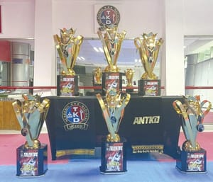¡REVELAN TROFEOS Y MEDALLAS DEL TORNEO TALENTOS ANTKD!