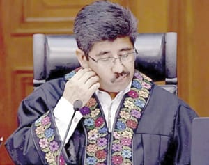 ¡NUEVA CORTE: DESORDEN, CONFUSIÓN Y VIEJAS FILIAS!