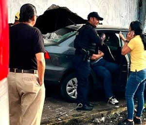 ¡DOS MAESTROS DEL CBTIS LESIONADOS EN CHOQUE EN LERDO DE TEJADA!