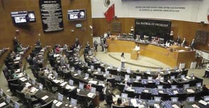 ¡AVALAN LEY DE LA ARMADA ENTRE CRÍTICAS POR HUACHICOL FISCAL!