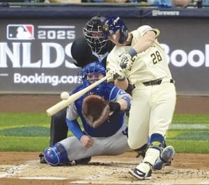 ¡MILWAUKEE VA A CHICAGO CON CLARA VENTAJA DE 2-0!