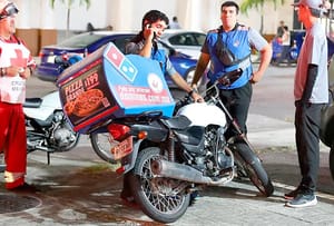 ¡REPARTIDOR ARROLLÓ Y DEJÓ HERIDO A NIÑO DE 7 AÑOS!