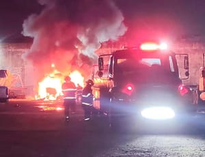 ¡SE CHAMUSCÓ TRÁILER POR UNA CHISPA!