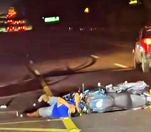 ¡CHUZA MORTAL EN LA CARRETERA!