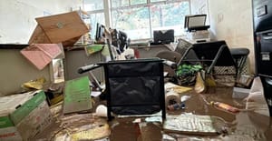 ¡DAÑOS GRAVES EN EN LA FISCALÍA DE POZA RICA! - *Por las inundaciones