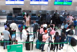 ¡SE DESCONCHFLA OTRO AVIÓN!