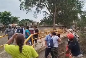 ¡LA CORREN A LODAZOS! - A CORRER