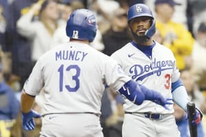¡UNA HISTORIA LLAMADA BÉISBOL! | EL BRAZO DE YAMAMOTO Y EL PODER DE LOS DODGERS - Yoshinobu Yamamoto lanzó el juego de su vida y los Dodgers, aplicaron la misma docis a los Cerveceros de Milwaukee al superarlos cinco carreras...