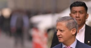 ¡ATACAN A MUJER CON TOQUES ELÉCTRICOS EN EL ACCESO AL RECINTO PORTUARIO!