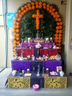 ¡QUE SIGA LA TRADICIÓN DE LOS ALTARES!