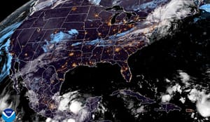 ¡CONTINÚAN LAS LLUVIAS Y EL NORTECITO! - * "JERRY" Y "PRISCILLA" ANDAN LEJOS DEL GOLFO DE MÉXICO