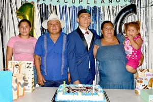 FRANCISCO CELEBRA CON ALEGRÍA SUS 16 AÑOS
