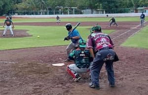 ¡COMPADRES, ÚNICO INVICTO EN SOFTBOL DE PLAYA DE VACAS!