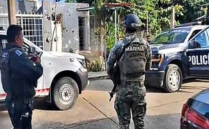 ¡REPORTAN INCENDIO EN UNA VIVIENDA POR UN FLAMAZO!