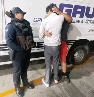 ¡APEDREAN AUTOBÚS AU EN LAS CUMBRES DE ACULTZINGO!