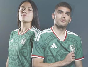 ¡PRESENTA TRI JERSEY MUNDIALISTA AL ESTILO DEL 98!