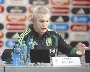 ¡”VASCO” AGUIRRE HARÁ SIETE CAMBIOS!