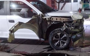 ¡CAMIONETÓN CHOCÓ CONTRA VEHÍCULO DE PROTECCIÓN CIVIL!