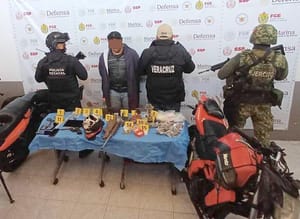 ¡CATEO CON FUERZAS FEDERALES Y ESTATALES EN ALTOTONGA! - * Un detenido, motocicletas y objetos asegurados en operativo