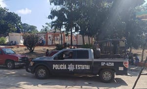 ¡UN POLICÍA PIERDE LA VIDA EN TRACA-TRACA EN MALTRATA! - CRIMINALES DESPOJARON DE SUS ARMAS A LOS OFICIALES DESPUÉS DE UNA PERSECUCIÓN