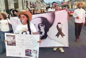 ¡VESTIDOS DE BLANCO, MARCHAN PACIFICAMENTE EN MORELIA!