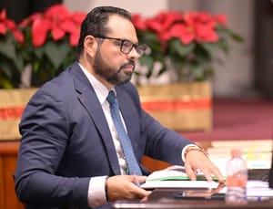 ¡SE QUEDÓ MUDO! - *No aclaró porqué subió salario a la gobernadora