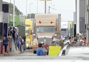 ¡BLOQUEAN CAÑEROS SADER Y CARRETERAS!
