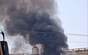 ¡VIVIENDA TERMINA EN CENIZAS POR UNA VELADORA!