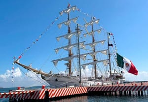 ¡ZARPA EL CUAUHTÉMOC!