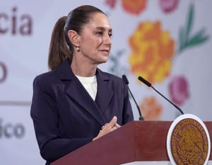 ¡POSPONE GIRA CLAUDIA! - POR AHORA