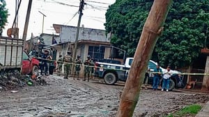 ¡LOCALIZAN GRANADA DE MORTERO EN LOS DESECHOS DE LA INUNDACIÓN!