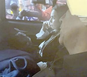 ¡SALE VIUDA DE EDIL DE URUAPAN DE PALACIO NACIONAL!