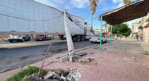 ¡TRAILERO DEJÓ SIN LUZ, INTERNET Y TV A VECINOS DEL CENTRO HISTÓRICO!