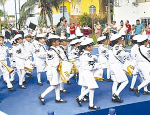 ¡DESFILE DE LA REVOLUCIÓN!