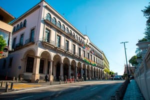 ¡MIL MILLONES DE PESOS A EX FUNCIONARIOS! - PURAS SANCIONES